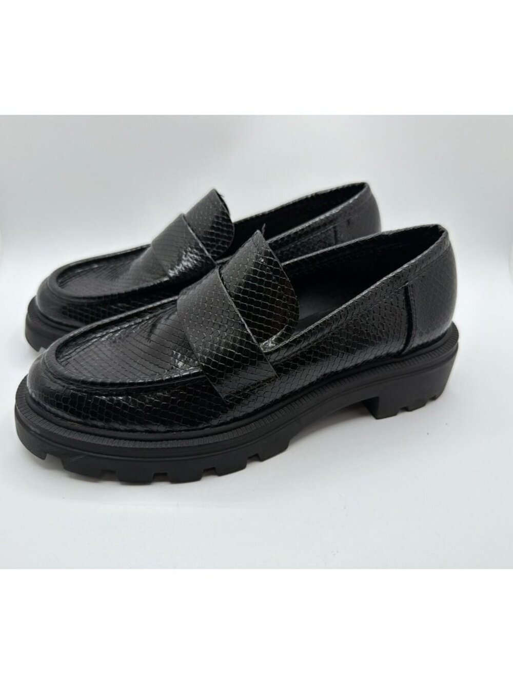 Zara Lug Sole Loafers Women Size US 7/EU 37 Black Leather Platform Casual Shoes